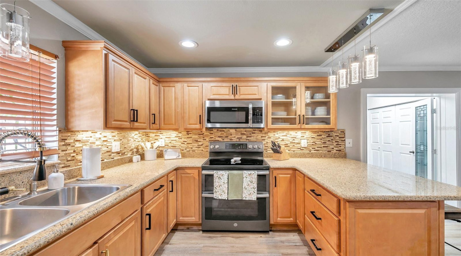 Tarpon Springs, Florida 34689, 3 Bedroom Bedrooms, ,2 Bathroombathrooms,Residential,For Sale,Carolina,0,Mfrtb8503708