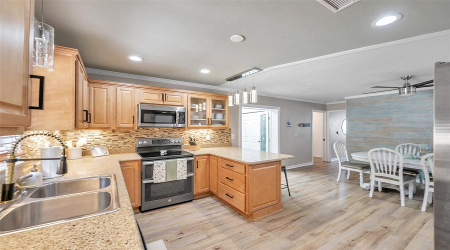 Tarpon Springs, Florida 34689, 3 Bedroom Bedrooms, ,2 Bathroombathrooms,Residential,For Sale,Carolina,0,Mfrtb8503708