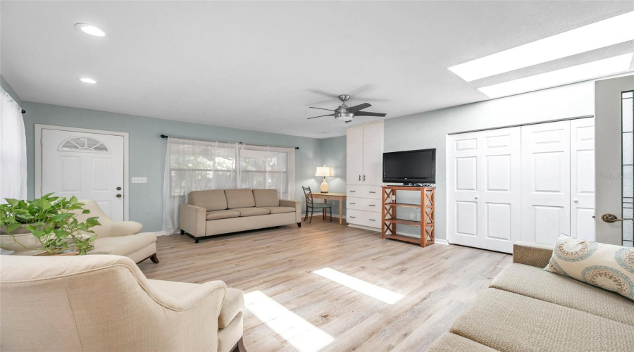 Tarpon Springs, Florida 34689, 3 Bedroom Bedrooms, ,2 Bathroombathrooms,Residential,For Sale,Carolina,0,Mfrtb8503708