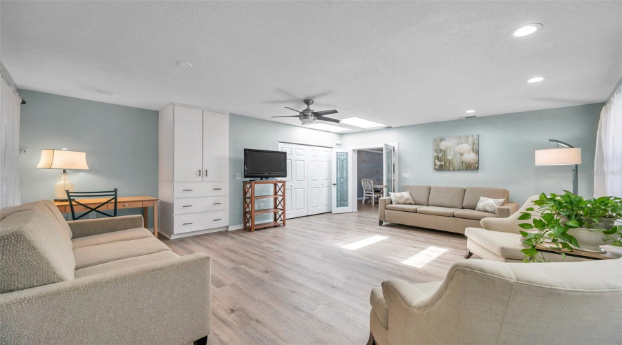 Tarpon Springs, Florida 34689, 3 Bedroom Bedrooms, ,2 Bathroombathrooms,Residential,For Sale,Carolina,0,Mfrtb8503708