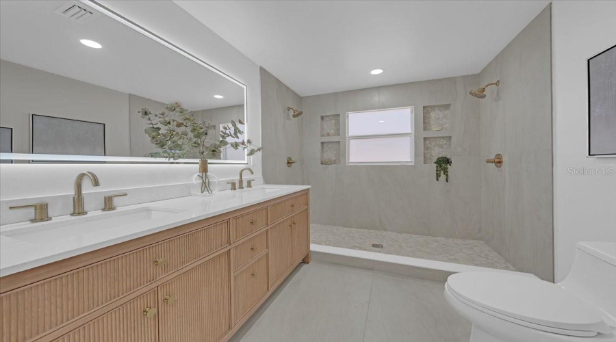 St Petersburg, Florida 33705, 4 Bedroom Bedrooms, ,3 Bathroombathrooms,Residential,For Sale,12Th,0,Mfrtb8503943
