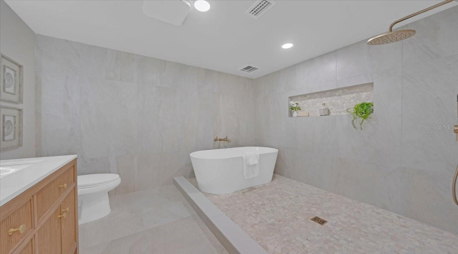 St Petersburg, Florida 33705, 4 Bedroom Bedrooms, ,3 Bathroombathrooms,Residential,For Sale,12Th,0,Mfrtb8503943