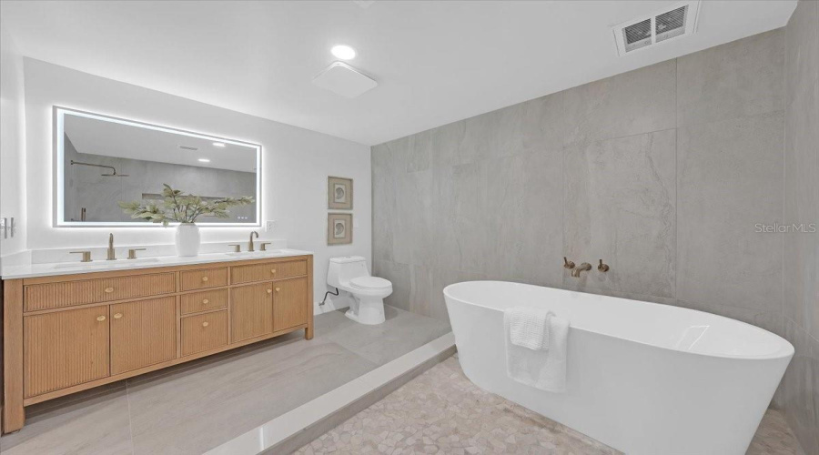 St Petersburg, Florida 33705, 4 Bedroom Bedrooms, ,3 Bathroombathrooms,Residential,For Sale,12Th,0,Mfrtb8503943