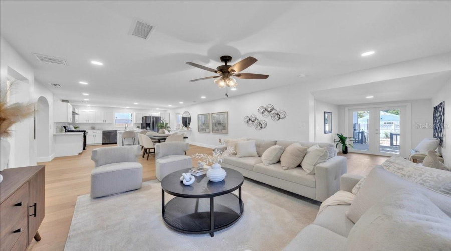 St Petersburg, Florida 33705, 4 Bedroom Bedrooms, ,3 Bathroombathrooms,Residential,For Sale,12Th,0,Mfrtb8503943