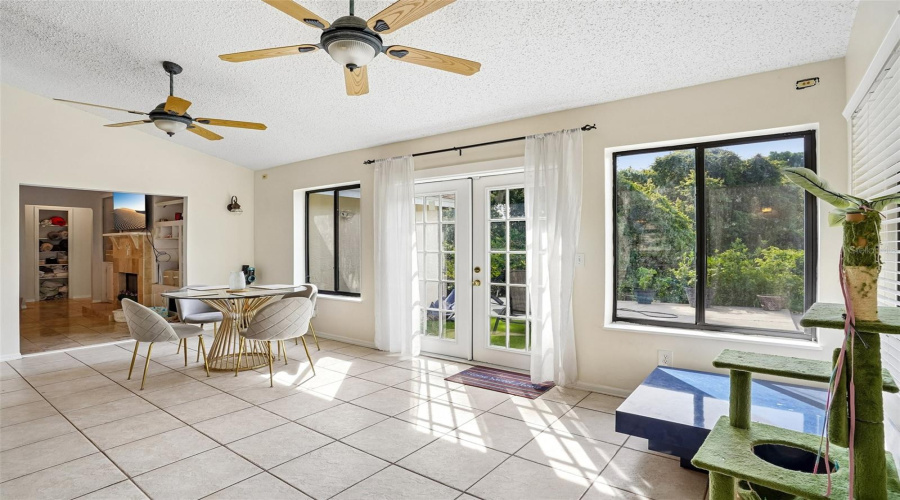 Altamonte Springs, Florida 32714, 4 Bedroom Bedrooms, ,3 Bathroombathrooms,Residential,For Sale,Woodland Terrace,0,Mfro6418362