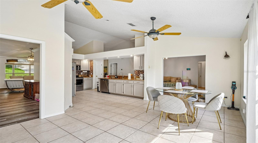 Altamonte Springs, Florida 32714, 4 Bedroom Bedrooms, ,3 Bathroombathrooms,Residential,For Sale,Woodland Terrace,0,Mfro6418362