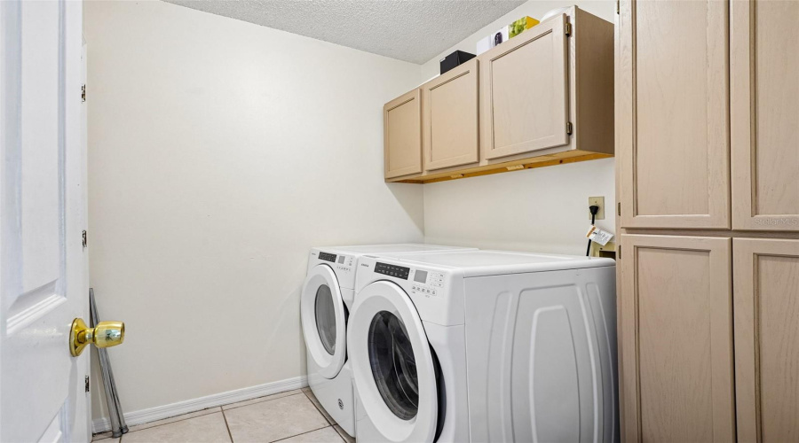 Altamonte Springs, Florida 32714, 4 Bedroom Bedrooms, ,3 Bathroombathrooms,Residential,For Sale,Woodland Terrace,0,Mfro6418362