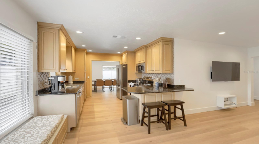 Seminole, Florida 33776, 3 Bedroom Bedrooms, ,2 Bathroombathrooms,Residential,For Sale,Dominica,0,Mfrtb8540117