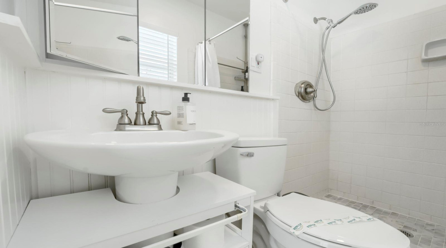 Seminole, Florida 33776, 3 Bedroom Bedrooms, ,2 Bathroombathrooms,Residential,For Sale,Dominica,0,Mfrtb8540117