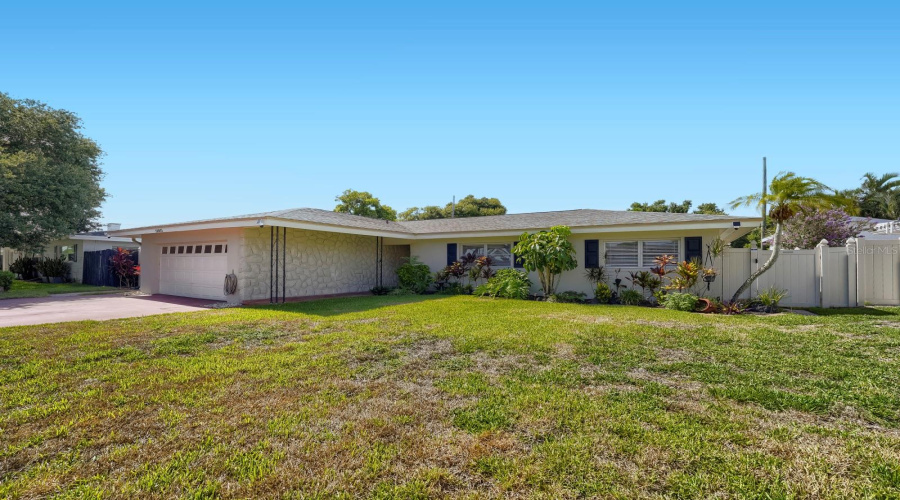 Seminole, Florida 33776, 3 Bedroom Bedrooms, ,2 Bathroombathrooms,Residential,For Sale,Dominica,0,Mfrtb8540117