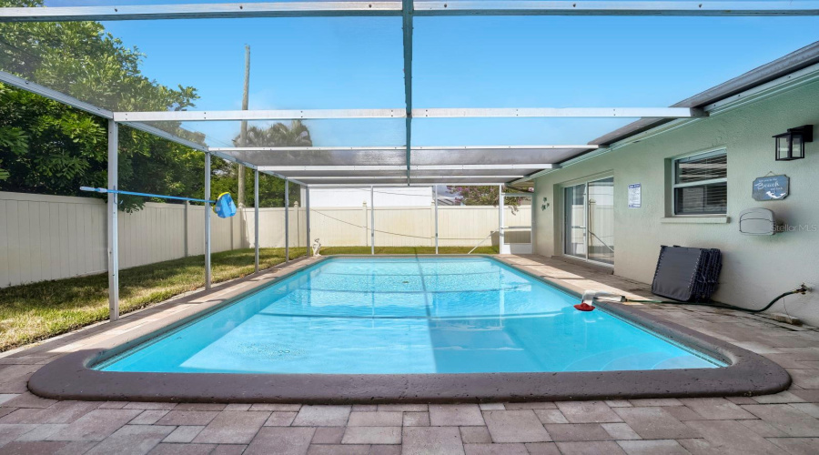 Seminole, Florida 33776, 3 Bedroom Bedrooms, ,2 Bathroombathrooms,Residential,For Sale,Dominica,0,Mfrtb8540117