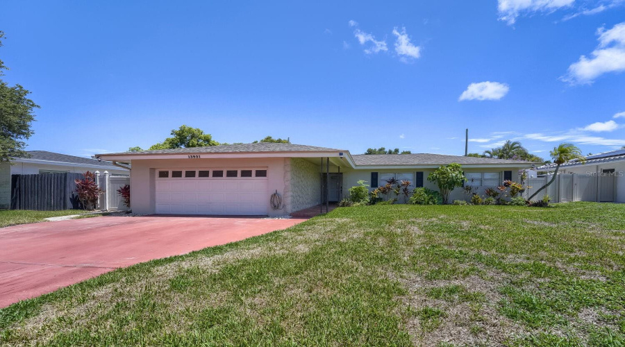 Seminole, Florida 33776, 3 Bedroom Bedrooms, ,2 Bathroombathrooms,Residential,For Sale,Dominica,0,Mfrtb8540117