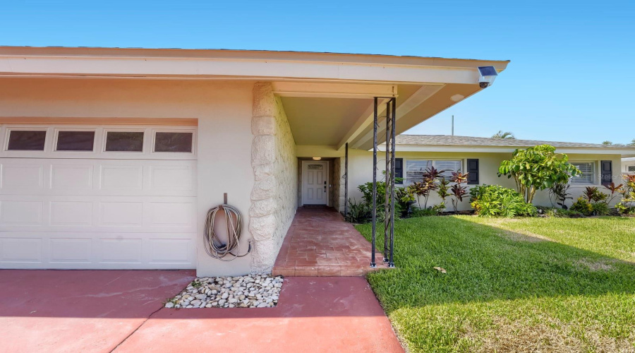 Seminole, Florida 33776, 3 Bedroom Bedrooms, ,2 Bathroombathrooms,Residential,For Sale,Dominica,0,Mfrtb8540117