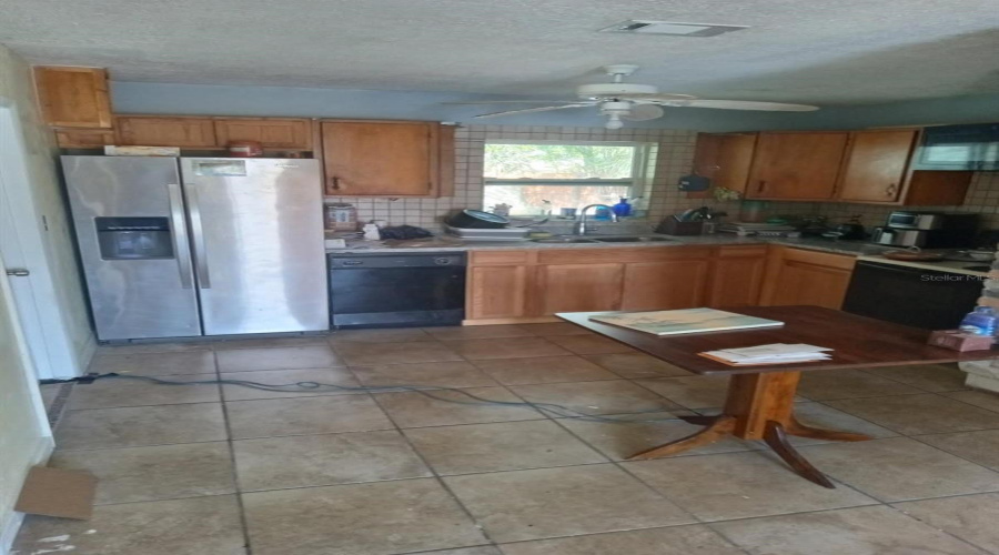 St Petersburg, Florida 33707, 4 Bedroom Bedrooms, ,2 Bathroombathrooms,Residential,For Sale,Rosati,0,Mfro6415845
