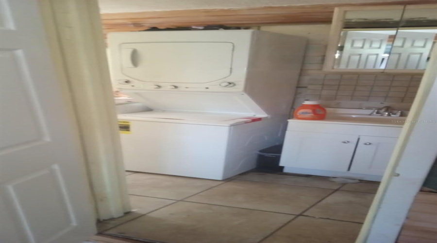 St Petersburg, Florida 33707, 4 Bedroom Bedrooms, ,2 Bathroombathrooms,Residential,For Sale,Rosati,0,Mfro6415845