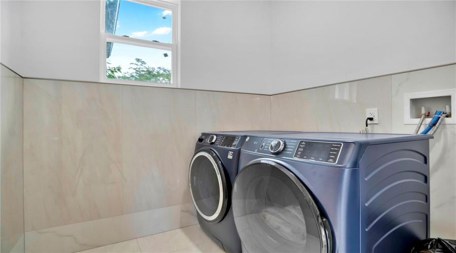 Orlando, Florida 32833, 4 Bedroom Bedrooms, ,3 Bathroombathrooms,Residential,For Sale,Dallas,0,Mfro6428249