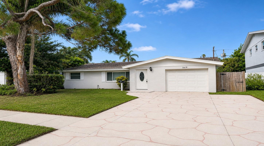 St Petersburg, Florida 33703, 3 Bedroom Bedrooms, ,2 Bathroombathrooms,Residential,For Sale,Denver,0,Mfrtb8534107