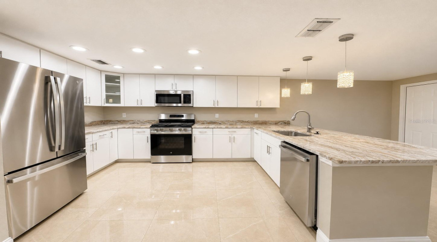 St Petersburg, Florida 33703, 3 Bedroom Bedrooms, ,2 Bathroombathrooms,Residential,For Sale,Denver,0,Mfrtb8534107