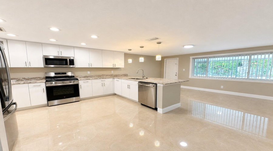 St Petersburg, Florida 33703, 3 Bedroom Bedrooms, ,2 Bathroombathrooms,Residential,For Sale,Denver,0,Mfrtb8534107