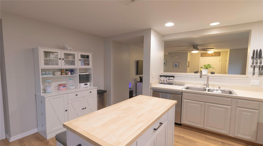 Seffner, Florida 33584, 2 Bedroom Bedrooms, ,2 Bathroombathrooms,Residential,For Sale,Mango Groves,0,Mfrtb8512970