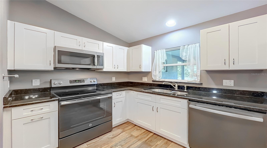 Deltona, Florida 32725, 3 Bedroom Bedrooms, ,2 Bathroombathrooms,Residential,For Sale,Gamewell,0,Mfro6416835