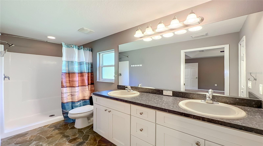 Deltona, Florida 32725, 3 Bedroom Bedrooms, ,2 Bathroombathrooms,Residential,For Sale,Gamewell,0,Mfro6416835
