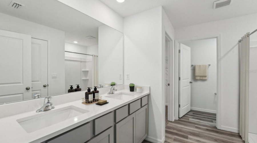 Wimauma, Florida 33598, 5 Bedroom Bedrooms, ,3 Bathroombathrooms,Residential,For Sale,Crosshall Stream,0,Mfrtb8542367