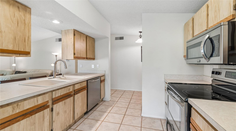 New Port Richey, Florida 34654, 3 Bedroom Bedrooms, ,2 Bathroombathrooms,Residential,For Sale,Turkey Oak,0,Mfrw7887856