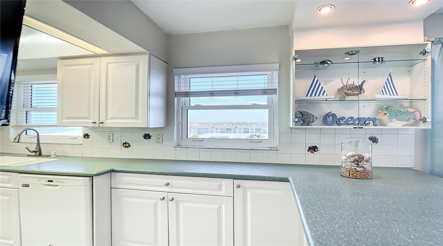 Venice, Florida 34285, 2 Bedroom Bedrooms, ,2 Bathroombathrooms,Residential,For Sale,Tarpon Center,0,Mfrn6144069