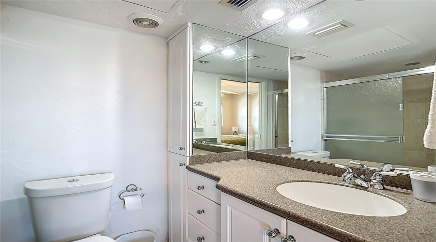 Venice, Florida 34285, 2 Bedroom Bedrooms, ,2 Bathroombathrooms,Residential,For Sale,Tarpon Center,0,Mfrn6144069