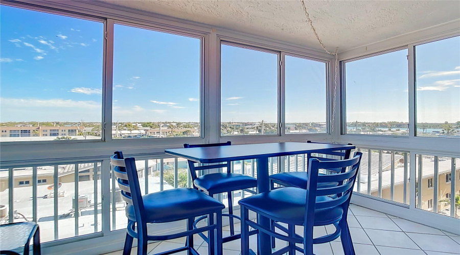 Venice, Florida 34285, 2 Bedroom Bedrooms, ,2 Bathroombathrooms,Residential,For Sale,Tarpon Center,0,Mfrn6144069