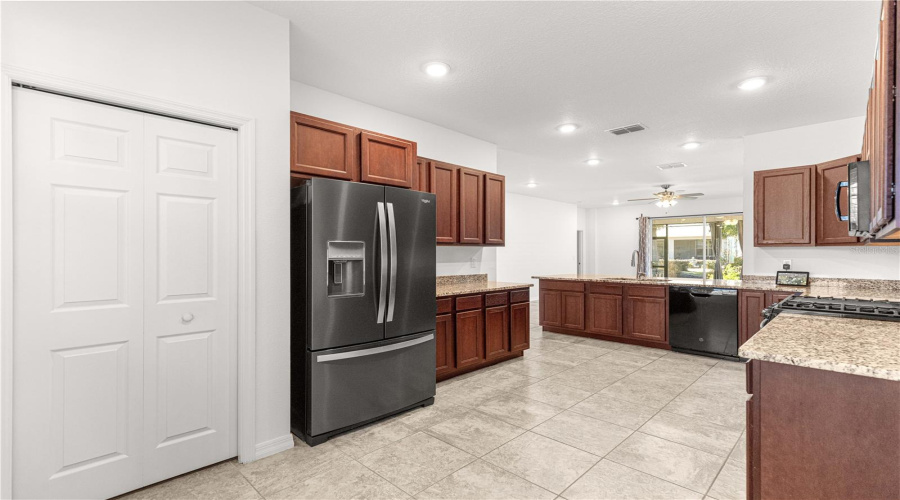 Ocala, Florida 34476, 2 Bedroom Bedrooms, ,2 Bathroombathrooms,Residential,For Sale,79Th,0,Mfrom713607