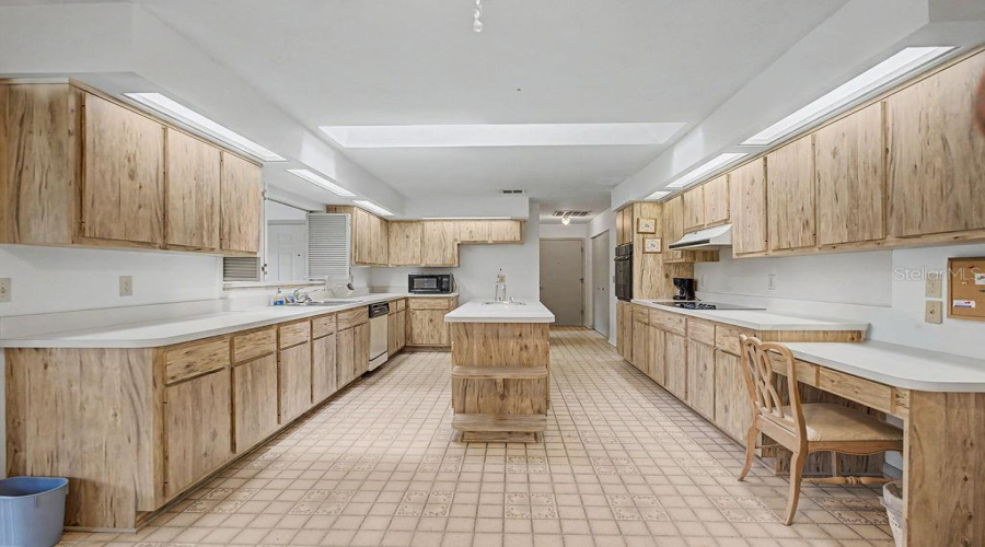 Dunnellon, Florida 34431, 2 Bedroom Bedrooms, ,2 Bathroombathrooms,Residential,For Sale,207Th,0,Mfro6425140