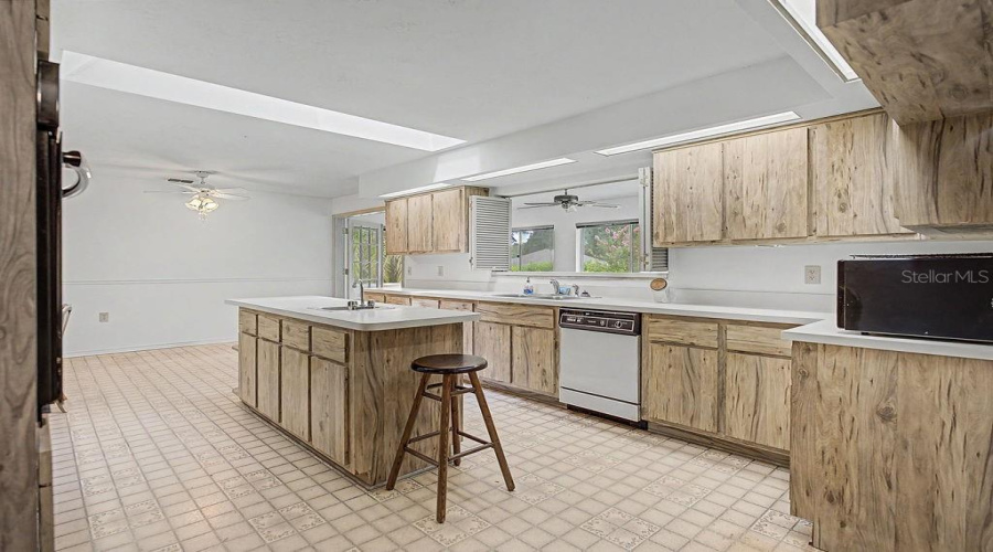 Dunnellon, Florida 34431, 2 Bedroom Bedrooms, ,2 Bathroombathrooms,Residential,For Sale,207Th,0,Mfro6425140