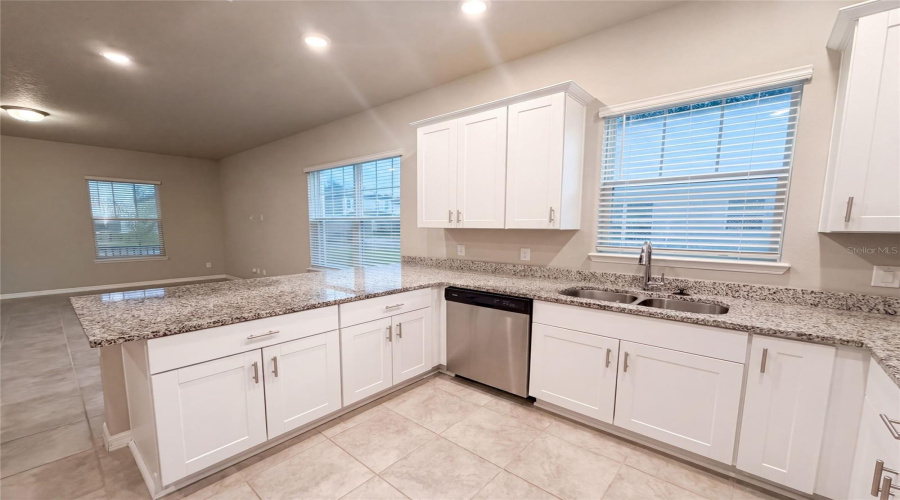 New Smyrna Beach, Florida 32168, 3 Bedroom Bedrooms, ,2 Bathroombathrooms,Residential,For Sale,Venetian Palms,0,Mfro6432872