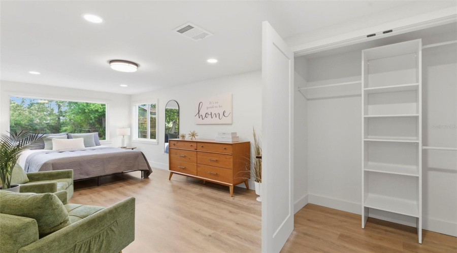 St Petersburg, Florida 33710, 3 Bedroom Bedrooms, ,1 Bathroombathrooms,Residential,For Sale,26Th,0,Mfrtb8493667