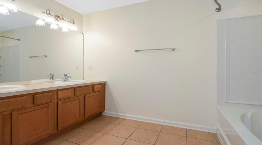 Tampa, Florida 33625, 3 Bedroom Bedrooms, ,2 Bathroombathrooms,Residential,For Sale,Estero Bay,0,Mfrtb8539547