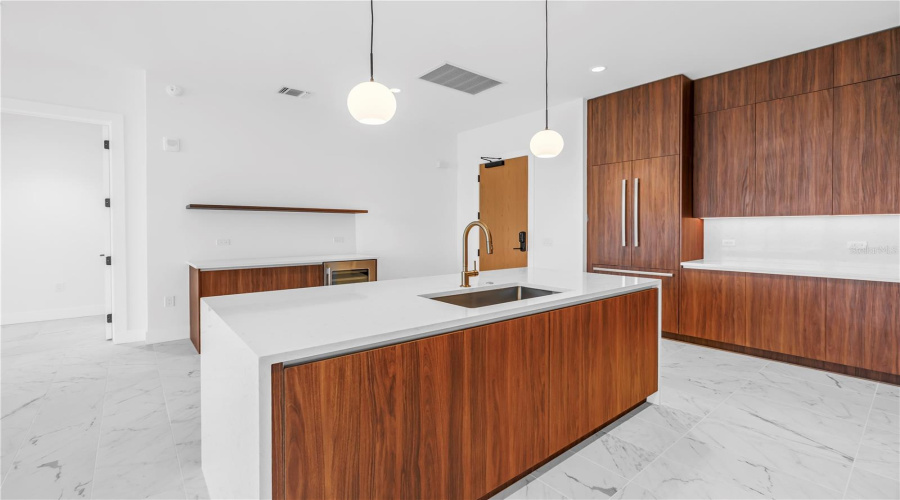 St Petersburg, Florida 33701, 2 Bedroom Bedrooms, ,2 Bathroombathrooms,Residential,For Sale,3Rd,0,Mfrtb8534312
