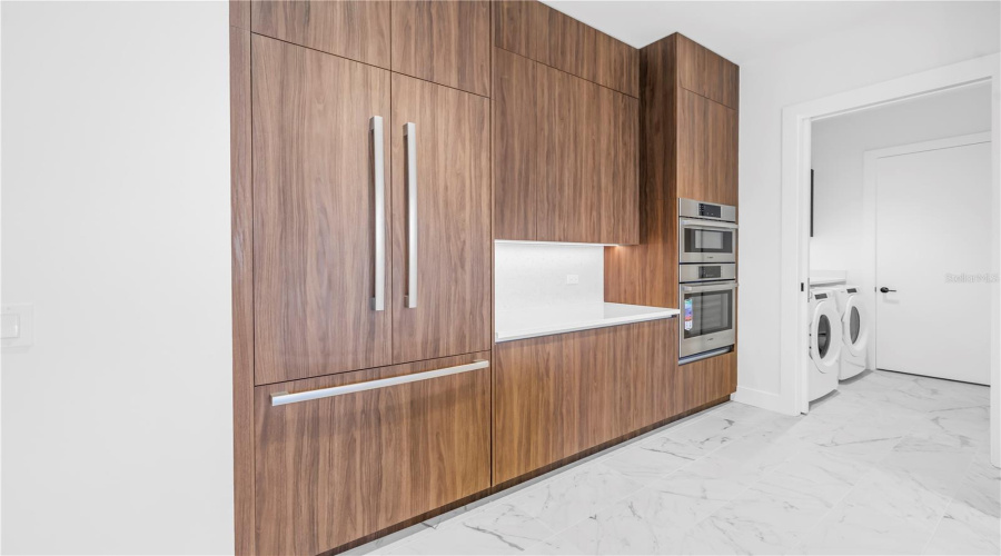 St Petersburg, Florida 33701, 2 Bedroom Bedrooms, ,2 Bathroombathrooms,Residential,For Sale,3Rd,0,Mfrtb8534312