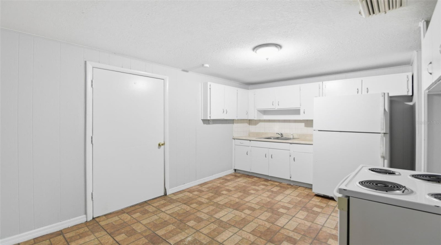 Tampa, Florida 33605, 3 Bedroom Bedrooms, ,1 Bathroombathrooms,Residential,For Sale,43Rd,0,Mfro6426598