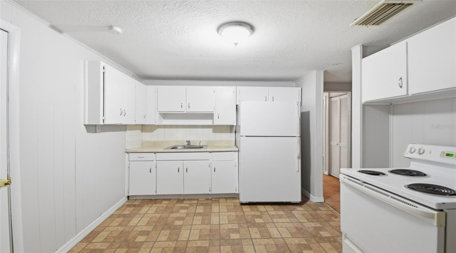Tampa, Florida 33605, 3 Bedroom Bedrooms, ,1 Bathroombathrooms,Residential,For Sale,43Rd,0,Mfro6426598
