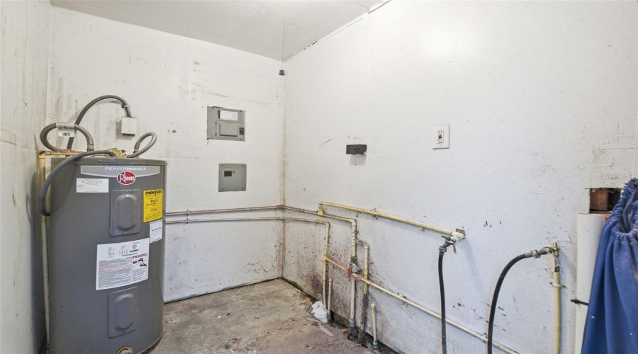 Tampa, Florida 33605, 3 Bedroom Bedrooms, ,1 Bathroombathrooms,Residential,For Sale,43Rd,0,Mfro6426598