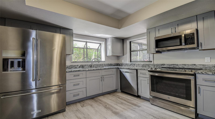 Clearwater, Florida 33759, 1 Bedroom Bedrooms, ,1 Bathroombathrooms,Residential,For Sale,Enterprise,0,Mfrtb8538062