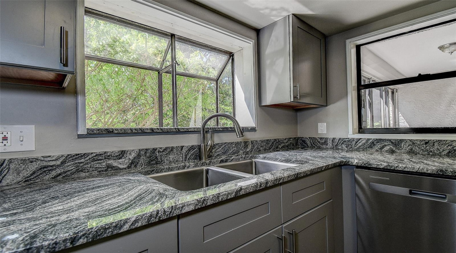 Clearwater, Florida 33759, 1 Bedroom Bedrooms, ,1 Bathroombathrooms,Residential,For Sale,Enterprise,0,Mfrtb8538062