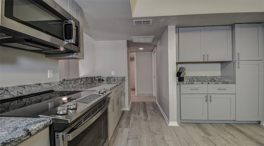 Clearwater, Florida 33759, 1 Bedroom Bedrooms, ,1 Bathroombathrooms,Residential,For Sale,Enterprise,0,Mfrtb8538062