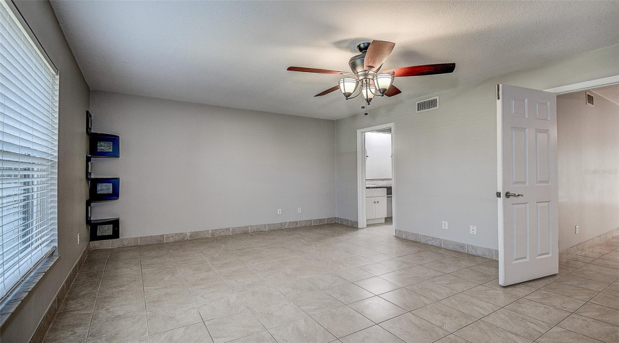 Clearwater, Florida 33759, 1 Bedroom Bedrooms, ,1 Bathroombathrooms,Residential,For Sale,Enterprise,0,Mfrtb8538062