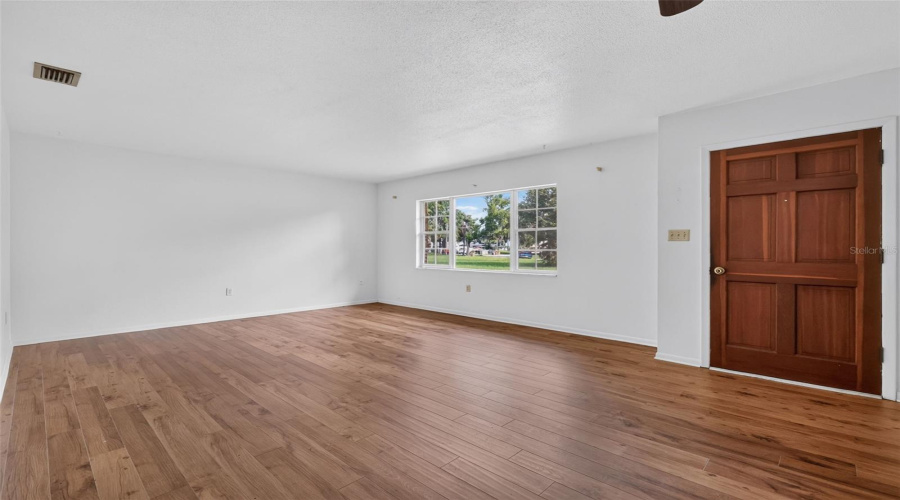 Yalaha, Florida 34797, 3 Bedroom Bedrooms, ,2 Bathroombathrooms,Residential,For Sale,Spring,0,Mfrg5116820