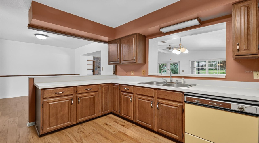 Yalaha, Florida 34797, 3 Bedroom Bedrooms, ,2 Bathroombathrooms,Residential,For Sale,Spring,0,Mfrg5116820