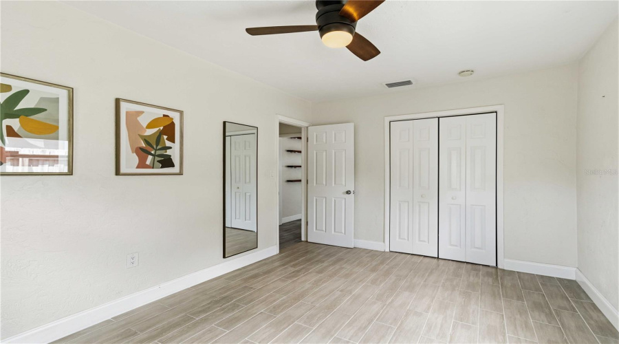 Sarasota, Florida 34239, 2 Bedroom Bedrooms, ,1 Bathroombathrooms,Residential,For Sale,Hillview,0,Mfra4704237