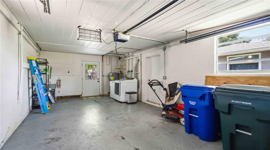 Sarasota, Florida 34239, 2 Bedroom Bedrooms, ,1 Bathroombathrooms,Residential,For Sale,Hillview,0,Mfra4704237
